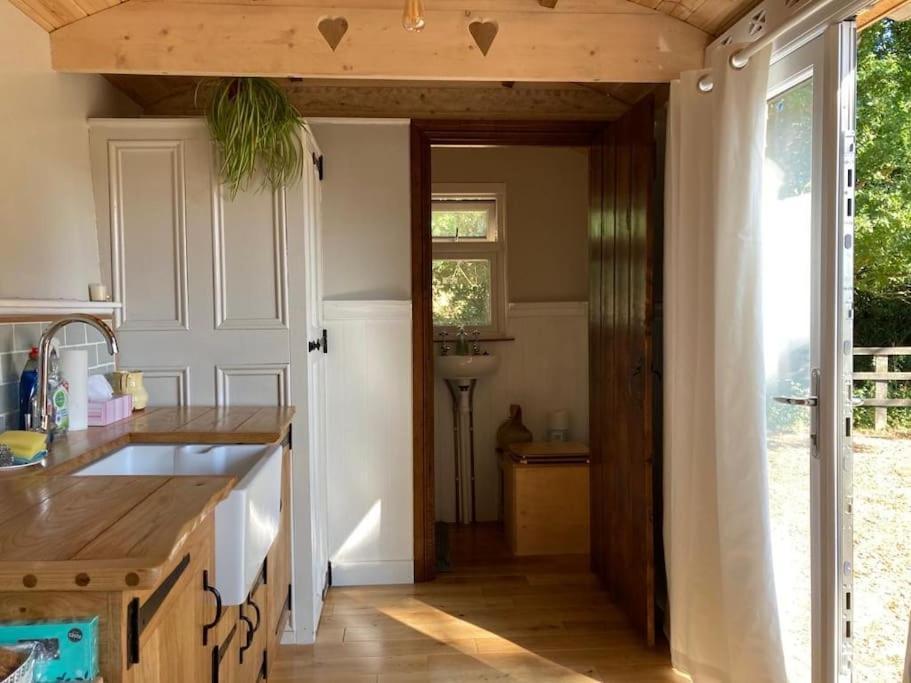 Aspen Leaves: The Perfect Farm Retreat Graffham Exterior foto
